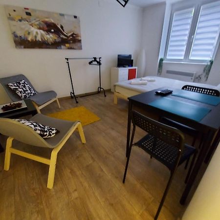 Lotta Apartment Belgrád Szoba fotó